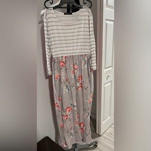 Beautiful Maxi Dress Size Large